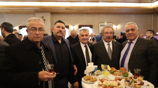Belediye Başkanımız Sayın Mustafa Kenan Sarıtaş, Topuzluhan'da gerçekleştirilen Nevşehir il protokolü bayramlaşma programına katıldı.