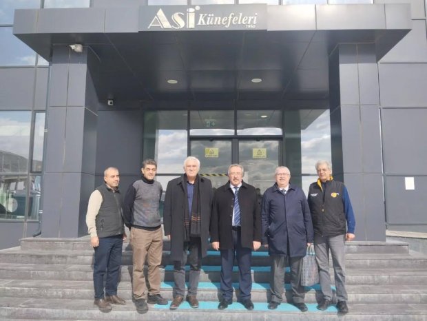 Belediye Başkanımız Sn. Mustafa Kenan Sarıtaş, Boğazlıyan Organize Sanayi Bölgesi'nde faaliyet gösteren Asi Künefe ve Base Metal fabrikalarını ziyaret etti.