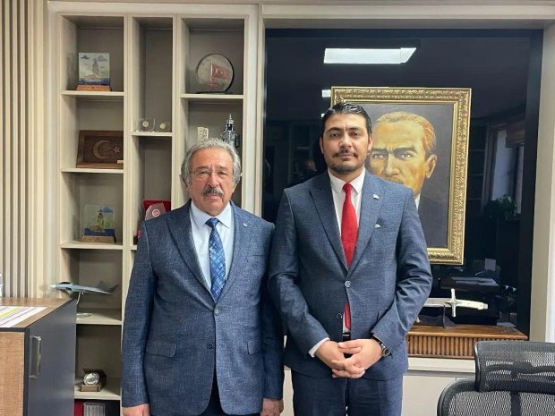 Belediye Başkanımız Mustafa Kenan SARITAŞ, Kütüphaneler ve Yayımlar Genel Müdürlüğü Genel Müdür Yardımcısı Abdulsamet TAŞ' ı makamında ziyaret etti