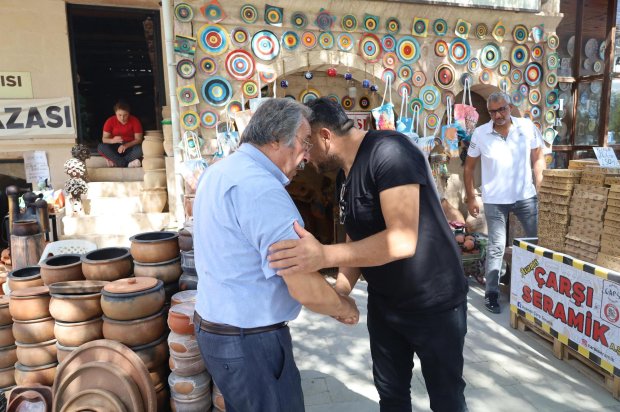 Belediye Başkanımız Sayın Mustafa Kenan Sarıtaş, Kazakistan, Kırgızistan, Kosova, Romanya, Kuzey Makedonya ve Türkiye’den, Eğitim Çalışanları Sendikalarının Genel Başkanları ve sendika heyetini ilçemiz çarşı merkezinde karşılayarak sohbette bulundu ve “Av