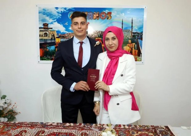 Belediye Başkanımız Genç Çiftin Nikahını Kıydı