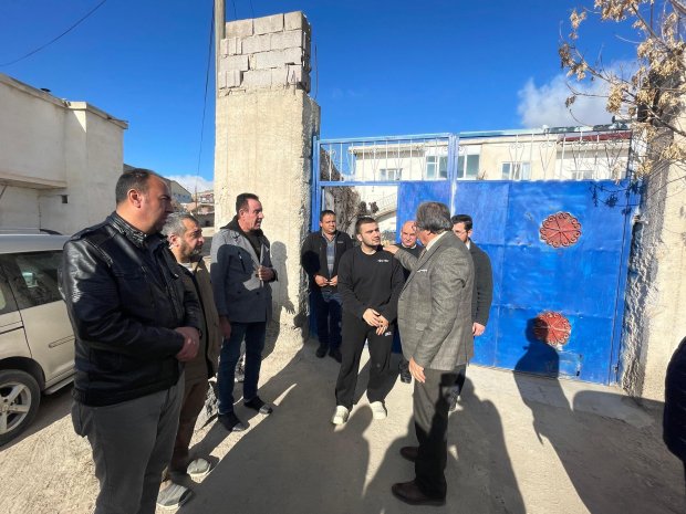 Belediye Başkanımız Mustafa Kenan Sarıtaş, Belediye personelimiz Ahmet Demirbaş’ın Niğde Kiledere beldesindeki taziye evine ziyarette bulundu.