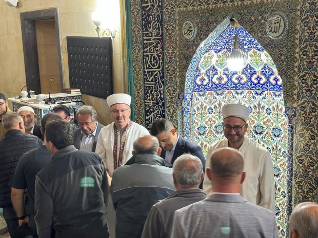 Belediye Başkanımız Sayın Mustafa Kenan Sarıtaş Kurban Bayramı namazının ardından Şehit Şevket Tekin Merkez Camii’nde hemşehrilerimizle bayramlaştı.