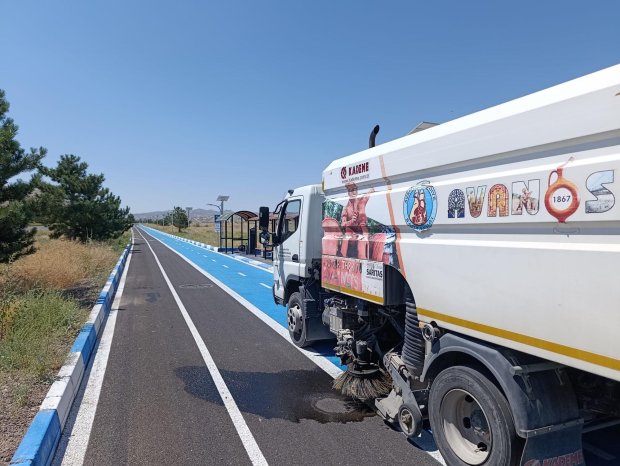 AVANOS–ÇAVUŞİN ARASI BİSİKLET YOLUNDA TEMİZLİK ÇALIŞMASI