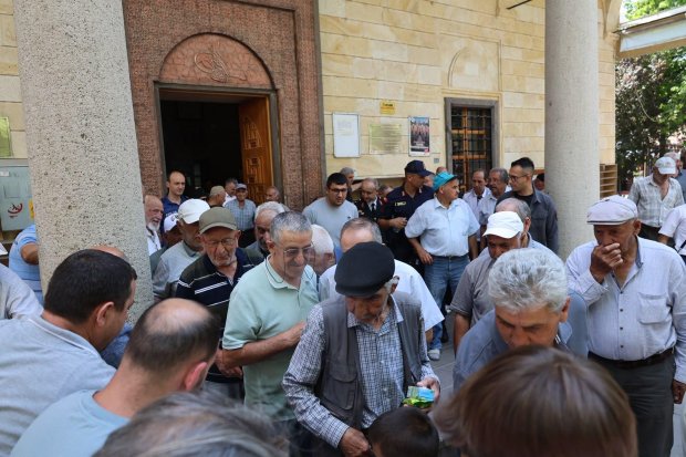 15 TEMMUZ DEMOKRASİ VE MİLLÎ BİRLİK GÜNÜ'NDE AZİZ ŞEHİTLERİMİZ DUALARLA YÂD EDİLDİ