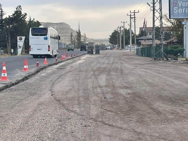 Belediye Başkanımız Sayın Mustafa Kenan Sarıtaş, Nevşehir Vali Yardımcısı ve İl Özel İdaresi Genel Sekreteri Sayın Hüseyin Çam ile Avanos–Çavuşin güzergahında yapımı devam eden bisiklet yolu ve parkuru çalışmalarını sahada inceledi.