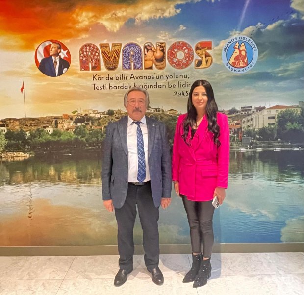 Gazeteci Sn. Dilek Koca, Belediye Başkanımız Sn. Mustafa Kenan Sarıtaş'ı ziyaret etti.