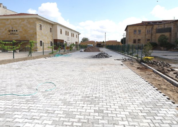 Fen işleri müdürlüğü ekiplerimiz, ilçemizin bir çok noktasında çalışmalarını aralıksız sürdürüyor.