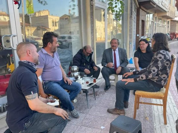 Belediye Başkanımız Mustafa Kenan Sarıtaş sıcak asfalt yol çalışmasının devamı olarak Alaaddin Cami ile Taş Köprü arası kilitli parke yol söküm çalışmasını yerinde inceledi.
