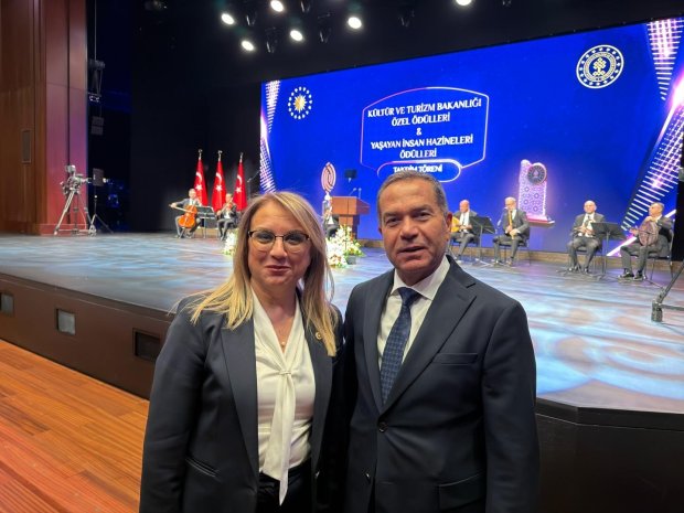 MUSTAFA GÜRAY TÜYSÜZ’E KÜLTÜR VE TURİZM BAKANLIĞI’NDAN “YAŞAYAN İNSAN HAZİNELERİ – YAŞAYAN MİRAS MÜZESİ” ÖZEL ÖDÜLÜ