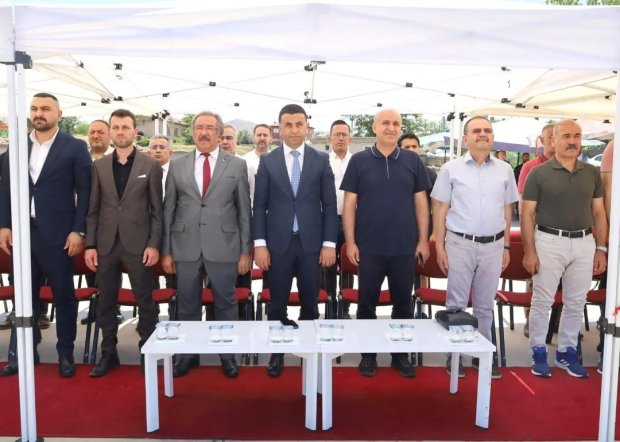 Belediye Başkanımız Ayhanlar İlkokulu Tarafından Hazırlanan Yıl Sonu Etkinliğine Katılım Sağladı.