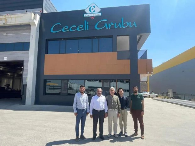 Belediye Başkanımız Mustafa Kenan Sarıtaş, Restorasyon çalışmaları hızlı bir şekilde devam eden Tarihi Taş Köprü’müzün çelik bağlantılarının yapım çalışmalarını Ankara’da Ceceli Grubu Yönetim Kurulu Başkanı Şerafettin Ceceli, Fabrika müdürü Ertuğrul Bilka
