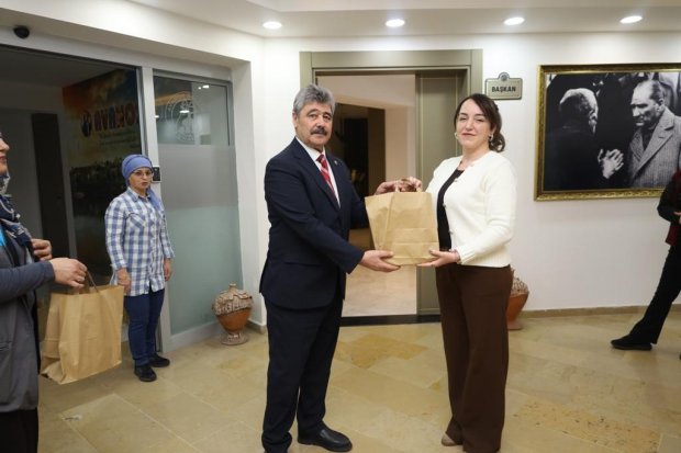 BELEDİYEMİZDE BAYRAM SEVİNCİ PAYLAŞILDI