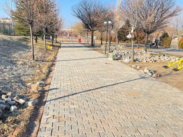 Belediye Başkanımız Sn. Mustafa Kenan Sarıtaş, ilçemiz genelinde belediyemizce yürütülen çalışma alanlarında incelemelerde bulundu.