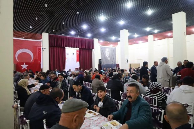 Ramazan ayı münasebetiyle organize edilen iftar yemeğinde, vatandaşlarımızla buluştuk.