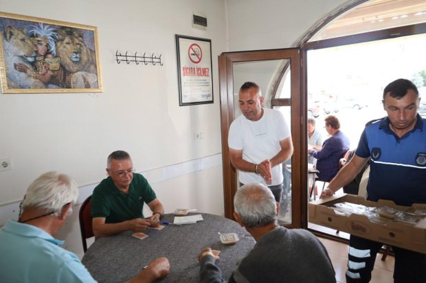 Belediye Başkanımız Sayın Mustafa Kenan Sarıtaş, Muharrem Ayı’nın manevi iklimi dolayısıyla Avanos Çarşı Meydanı’nda vatandaşlarımıza aşure ikramında bulundu.