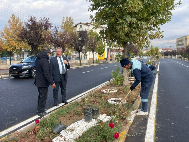 Belediye Başkanımız Sayın Mustafa Kenan Sarıtaş, belediyemiz ekiplerinin sahada yürüttüğü çalışma alanlarını ziyaret ederek, incelemelerde bulundu.