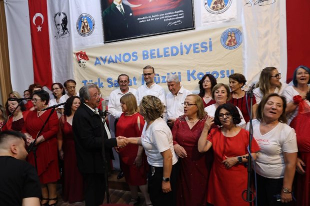 TÜRK SANAT MÜZİĞİ KOROSU VE ADD AVANOS ŞUBESİ RİTİM GRUBU KONSERİ BÜYÜK BEĞENİ TOPLADI