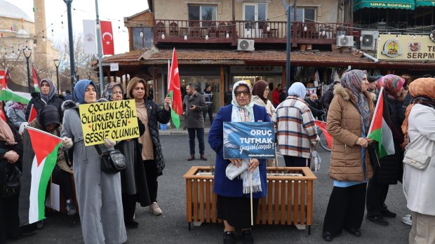 FİLİSTİN’E DESTEK YÜRÜYÜŞÜNDE AVANOS TEK YÜREK OLDU