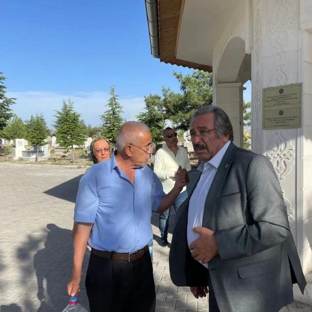 Belediye Başkanımız Avanos Kabristanlığını Ziyaret Ederek Vatandaşlarla Bayramlaştı