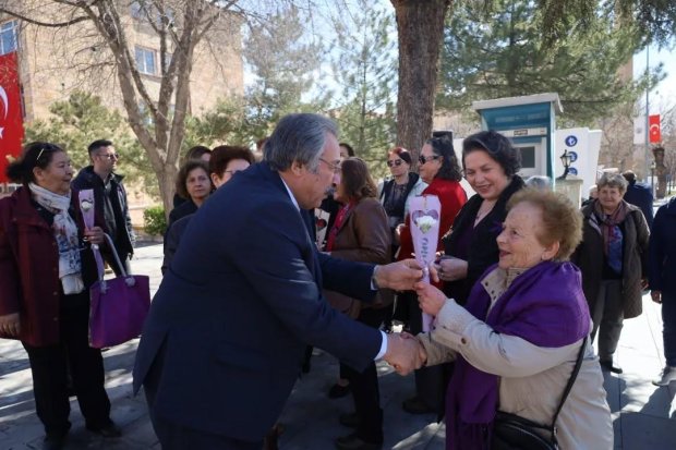 Belediye Başkanımız Sn. Mustafa Kenan Sarıtaş, 8 Mart Dünya Kadınlar Gününde Atatürkçü Düşünce Derneği Avanos Şubesi tarafından düzenlenen törene katıldı.