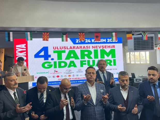 Belediye Başkanımız Sayın Mustafa Kenan Sarıtaş, bu yıl 4’üncüsü düzenlenen Nevşehir Kapadokya Tarım, Gıda ve Hayvancılık Fuarı’nın açılış törenine katıldı.