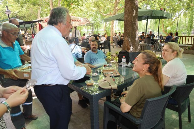 Tarihi Avanos Taşköprümüzün resmi açılış töreni dolayısıyla, Belediye Başkanımız Sayın Mustafa Kenan Sarıtaş'ın özel olarak hazırlattığı aşureler halkımıza ikram edildi.