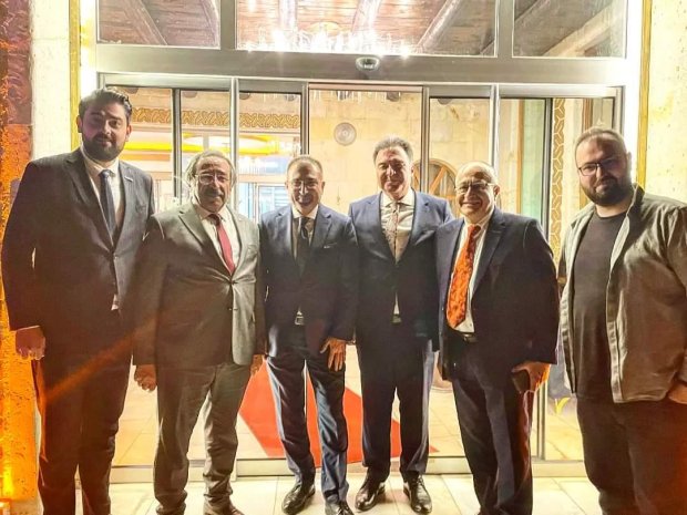Belediye Başkanımız Mustafa Kenan Sarıtaş, TBMM MHP Grup Başkanvekili, Nevşehir Milletvekili Prof.Dr. Filiz Kılıç ve Avanos Kaymakamı Osman Bilici ile birlikte EkoAvrasya Vakfı mütevelli heyeti üyesi Ömer Önal'ın davetlisi olarak bir dizi temaslarda bulun