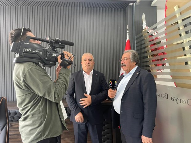 Belediye Başkanımız Sayın Mustafa Kenan Sarıtaş, ilçemizin kilit parke yol çalışmalarında ekibi ile birlikte büyük emek ve destekleri bulunan, iş insanı Sayın Kasım Tün’ün yeni iş yerinin açılışına katıldı.