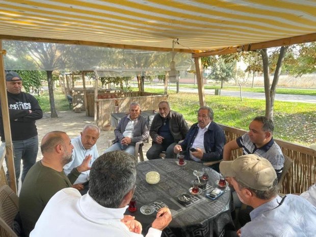Belediye Başkanımız Mustafa Kenan Sarıtaş, Kapadokya Caddesinde ve Otobüs Terminalinde devam eden sıcak asfalt çalışması öncesi zemin hazırlığı çalışmasını yerinde inceleyip, vatandaşlarımızla sohbet etti.