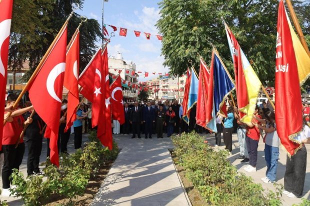 Şanlı tarihimize altın harflerle yazılan 30 Ağustos Zafer Bayramı'nın 103. yıl dönümü ilçemizde coşkuyla kutlandı.