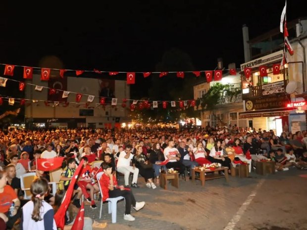 Türk halkına bu muhteşem duyguları yaşatan, 85 milyonu tek yürek yapan birbirinden yetenekli evlatlarımıza yaşattıkları bu gurur için teşekkür ediyoruz.