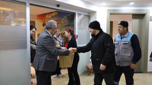 BELEDİYE BAŞKANIMIZ PERSONELLERİMİZİN YENİ YILINI KUTLADI