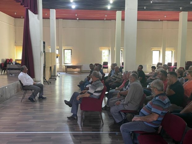 Belediye Başkanımız Sn. Mustafa Kenan Sarıtaş, Avanos Köybağında bağı ve bahçesi bulunan hemşehrilerimizin katılımıyla gerçekleştirilen toplantıda, Köybağı ile ilgili karşılıklı görüş alışverişinde bulundu.