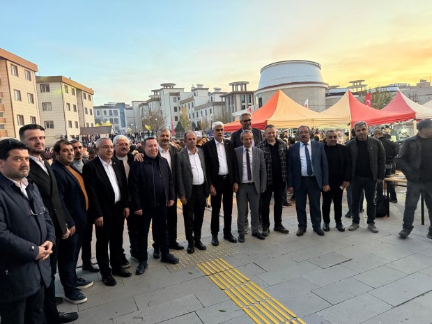 Nevşehir Hacı Bektaş Veli Üniversitesi Tarih ve Kültür Topluluğu tarafından, öğrencilere moral ve motivasyon sağlamak amacıyla geleneksel olarak düzenlenen Mangalda Hamsi Şöleni’nin onuncusu gerçekleştirildi.