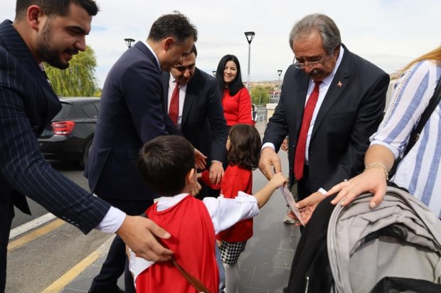 Cumhuriyetimizin 102. yılı etkinlikleri kapsamında, Avanos Mutlu Çocuk Anaokulu tarafından Cumhuriyet Korteji Yürüyüşü ve Çocuk Şenliği etkinliği düzenlendi.