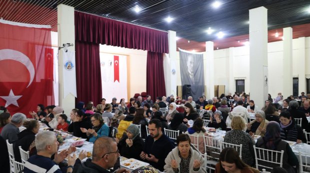8 MART DÜNYA KADINLAR GÜNÜ’NDE ANLAMLI İFTAR BULUŞMASI