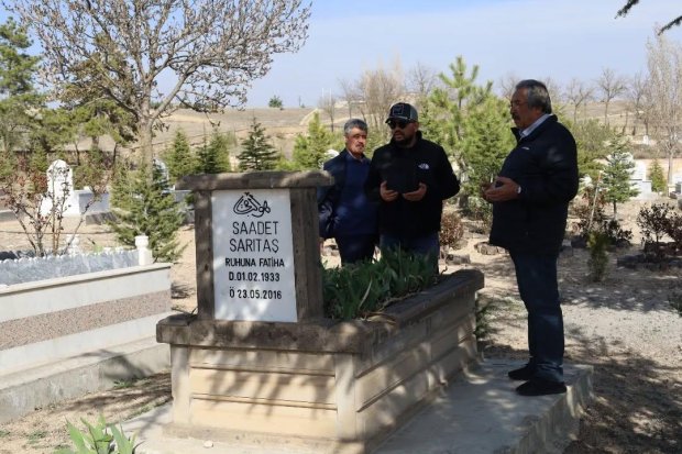 TBMM MHP Grup Başkan Vekili ve Nevşehir Milletvekilimiz Sayın Prof. Dr. Filiz Kılıç ve Belediye Başkanımız Sayın Mustafa Kenan Sarıtaş arefe günü kabir ziyaretlerinde bulundular.