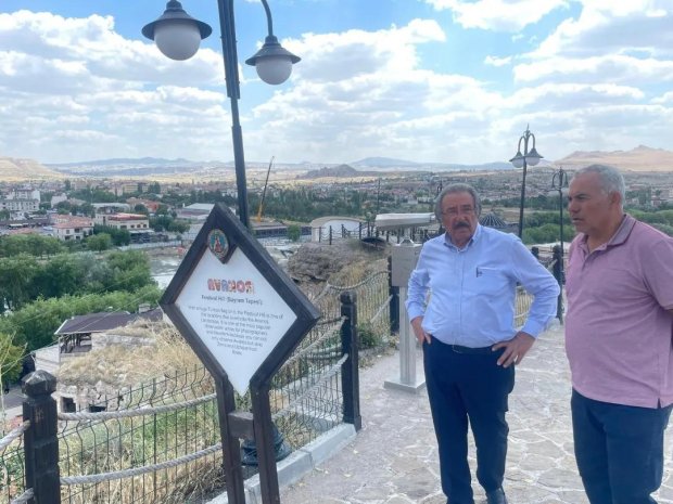 Belediye Başkanımız ilçemizin çeşitli noktalarında devam eden çevre düzenleme ve temizlik çalışmalarını yerinde inceledi.