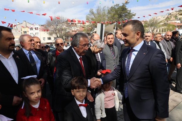 23 NİSAN ULUSAL EGEMENLİK VE ÇOCUK BAYRAMI DOLAYISIYLA ÇELENK TÖRENİ DÜZENLENDİ