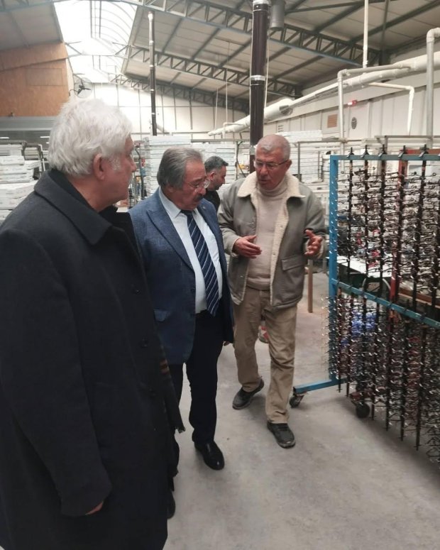 Belediye Başkanımız Sn. Mustafa Kenan Sarıtaş, Boğazlıyan Organize Sanayi Bölgesi'nde faaliyet gösteren Asi Künefe ve Base Metal fabrikalarını ziyaret etti.