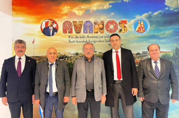 Nevşehir Defterdarlığı Muhasebe Müdürü Sayın Hüseyin İğde, Mal Müdürü Sayın Esame Aydın ve Mal Müdürü Sayın Burhan Şişman, Belediye Başkanımız Sayın Mustafa Kenan Sarıtaş’ı makamında ziyaret etti.