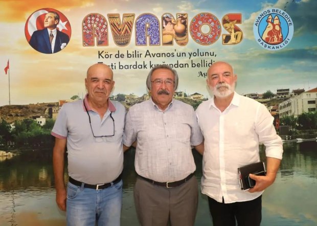 Ercan Kesal ve kıymetli abisi İlker Kesal Belediye Başkanımız Mustafa Kenan Sarıtaş’ı makamında ziyaret ettiler.