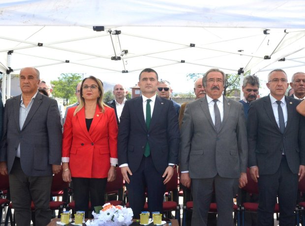 MHP Grup Başkanvekili ve Nevşehir Milletvekilimiz Prof. Dr. Filiz Kılıç, Avanos Kaymakamı Osman Bilici ve Belediye Başkanımız Mustafa Kenan Sarıtaş Ayhanlar İlkokulu tarafından hazırlanan 2024-2025 Eğitim - Öğretim Yılı Okul heyecanı kutlama programı ve A