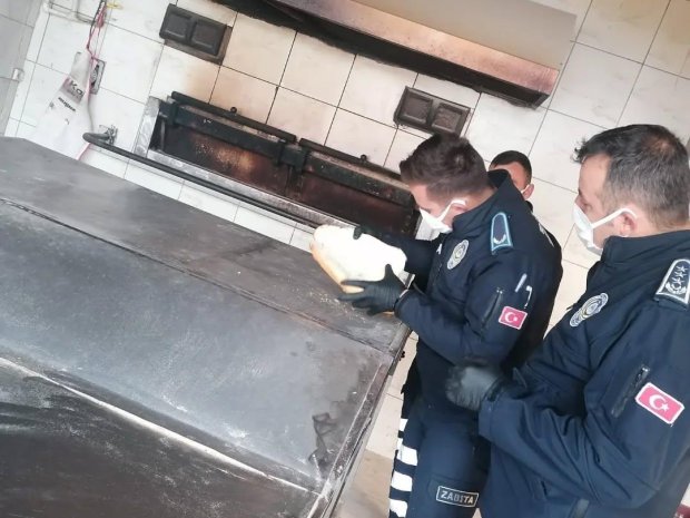 İlçemiz genelinde Zabıta Müdürlüğümüzce ekmek üretimi yapan fırınlarda denetim gerçekleştirildi.