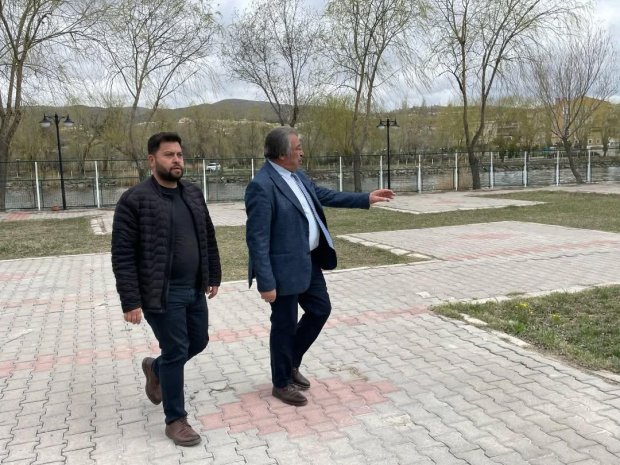 Belediye Başkanımız Sn. Mustafa Kenan Sarıtaş, belediyemizin çalışma alanlarını ziyaret ederek sahada incelemelerde bulundu.