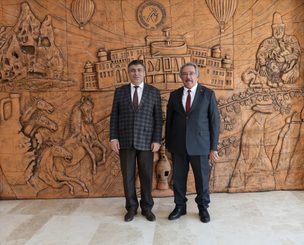 BELEDİYE BAŞKANIMIZDAN, NEVÜ REKTÖRÜ SAYIN PROF. DR SEMİH AKTEKİN’E ZİYARET