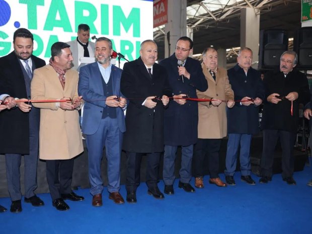 Belediye Başkanımız Mustafa Kenan Sarıtaş, bu sene 3. kez düzenlenen Nevşehir Kapadokya Tarım Ekipmanları, Gıda ve Hayvancılık Fuarı’nın açılışına katıldı.