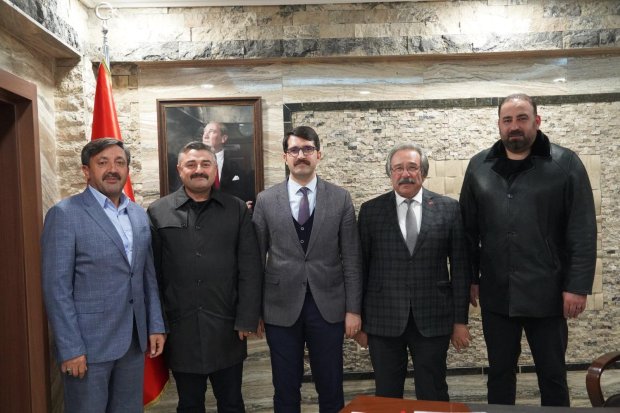 Belediye Başkanımız Sayın Mustafa Kenan Sarıtaş; Belde Belediye Başkanları ile birlikte Ürgüp Kaymakamı Sayın Ömer Coşkun’u makamında ziyaret ettiler.