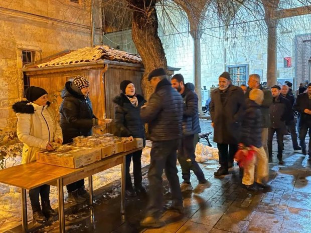 Belediyemizden Berat Kandili’nde Lokma İkramı